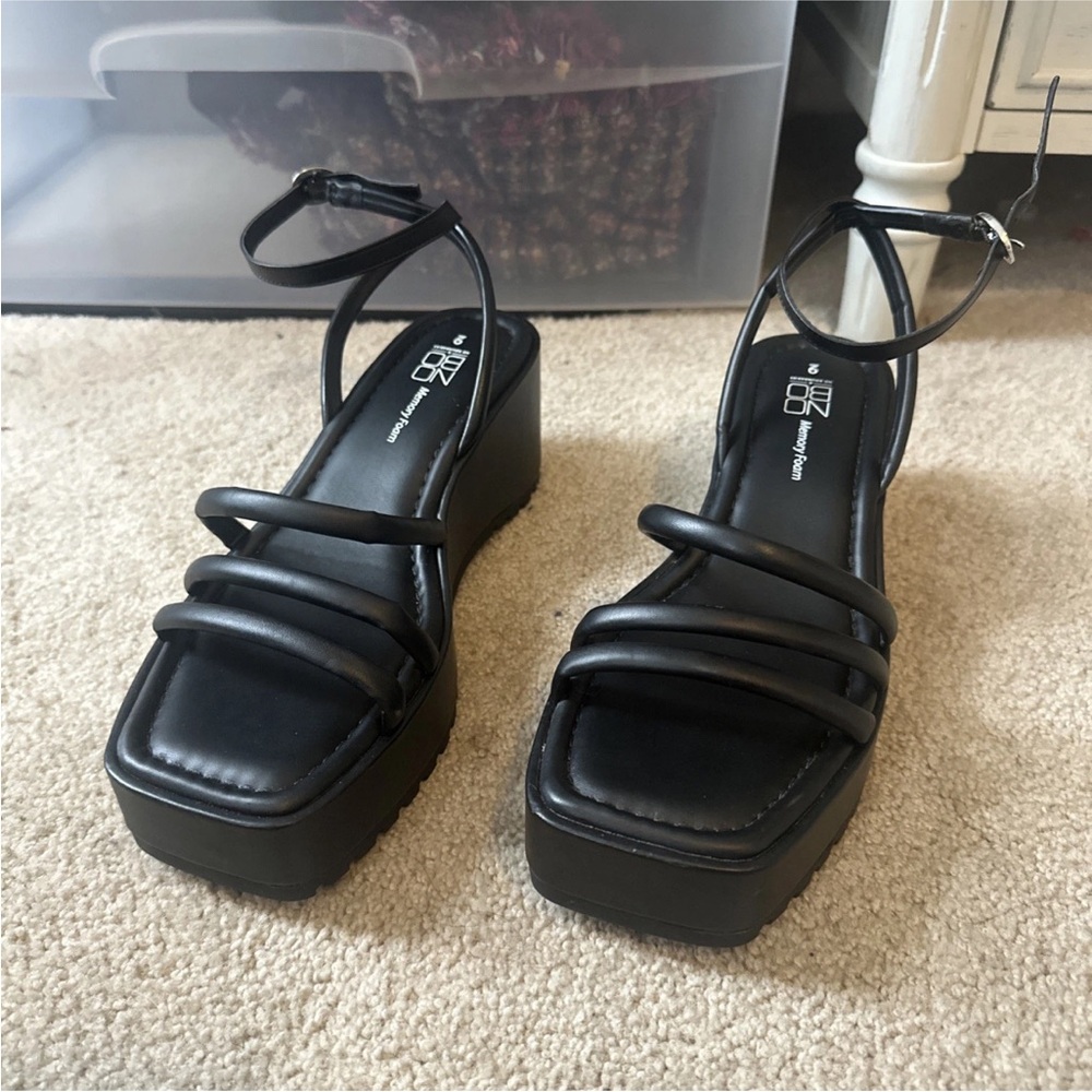 Boohoo Black Platform Sandals with Chunky Sole
